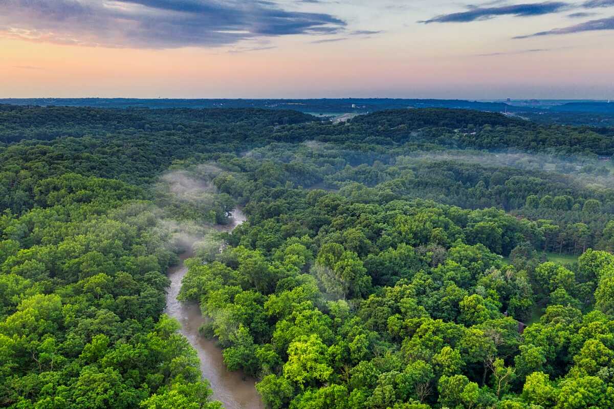 Lush tropical landscape in Costa Rica, a top destination for US expats seeking low cost of living and zero foreign income tax