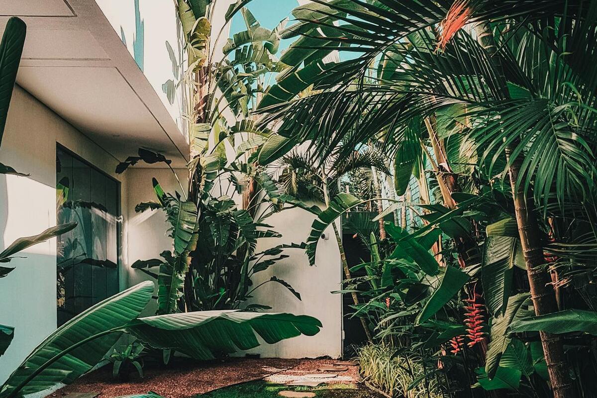 Philippines tropical island beach – expat retirement lifestyle